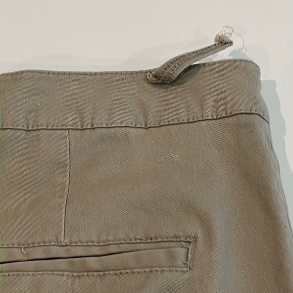 Men’s RSQ Longer Khaki Chino Shorts - Picture 3 of 8